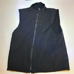 lululemon athletica Men's black hiking Vest